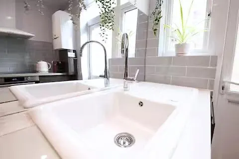 Apartment Victorian 2Br Apartment, King Beds, Fast Wifi, Near Shops, Cafes & Transport, E17 London United Kingdom