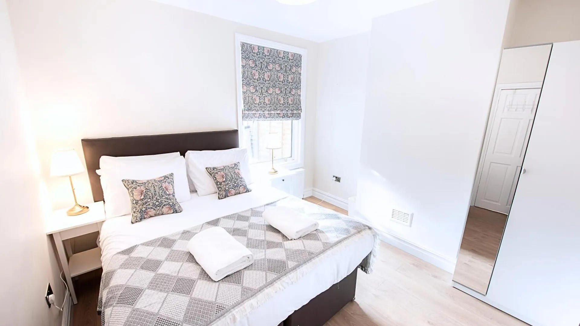 Apartment Victorian 2Br Apartment, King Beds, Fast Wifi, Near Shops, Cafes & Transport, E17 London